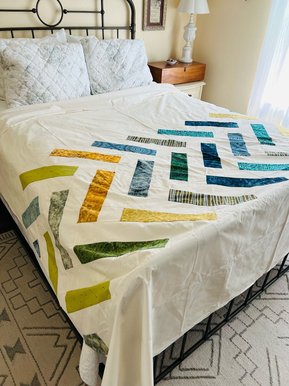 Newly pieced Queen SZ quilt top.